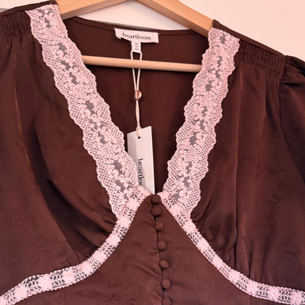 NWT Heartloom Dahlia top in Coco - Size M. Chocolate satin w Pink Lace Trim